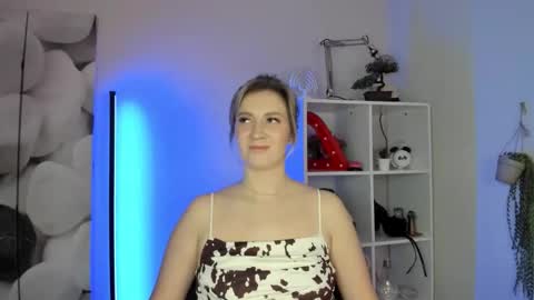 Snapshot of alisalady24 chatting on November 20, 7:08 am AlisaLady24 online show from November 20, 7:08 am