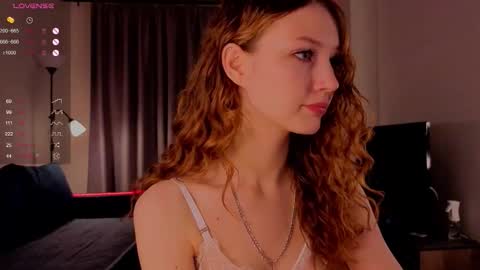 Snapshot of alisavine chatting on November 30, 7:18 pm Alisa online show from November 30, 7:18 pm