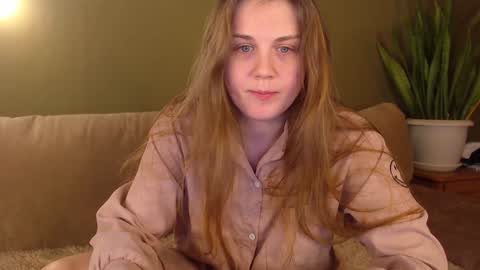 Snapshot of alisaxxxshy chatting on January 14, 9:09 pm alisaxxxshy online show from January 14, 9:09 pm