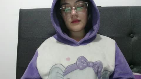 alisha_9997 online show from March 1, 12:45 am