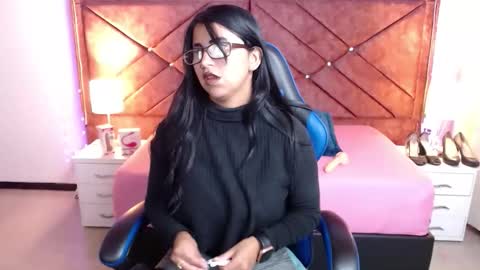 alisha_gamskar13 online show from April 10, 1:27 pm