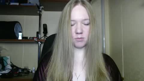 alisha_xi online show from December 22, 6:21 am