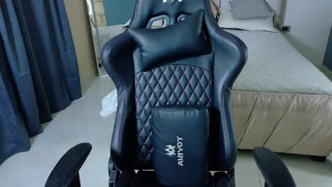 Alisha online show from April 16, 1:45 pm