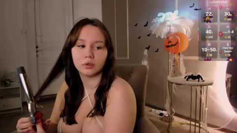 Snapshot of alisia_mars chatting on October 24, 9:28 am Alisia online show from October 24, 9:28 am