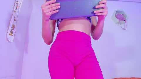 Alisia online show from December 9, 4:01 am