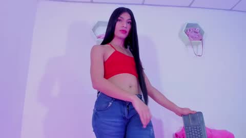 Alisia online show from December 13, 1:26 am