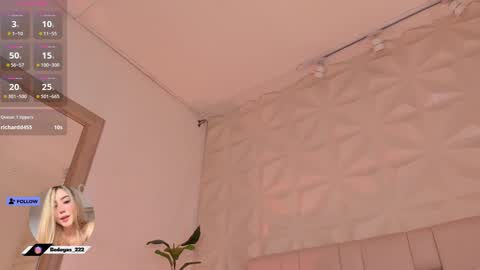 Snapshot of alison222_ chatting on December 26, 10:52 pm A L I S O N online show from December 26, 10:52 pm