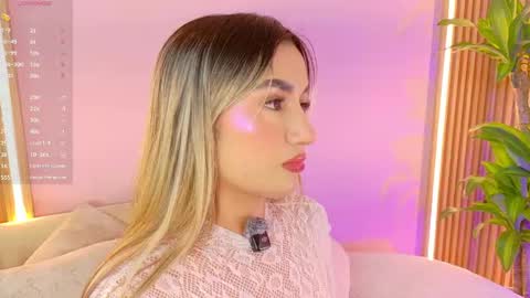 Alison online show from April 18, 9:04 pm