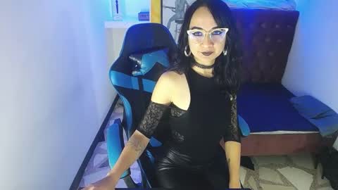Snapshot of alison_moon7 chatting on September 15, 1:22 pm ALISON MOON online show from September 15, 1:22 pm