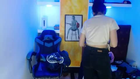 Snapshot of alison_moon7 chatting on September 18, 1:46 pm ALISON MOON online show from September 18, 1:46 pm