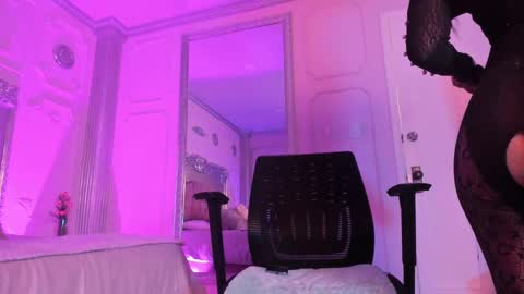 Alison Fishert online show from January 31, 6:03 pm