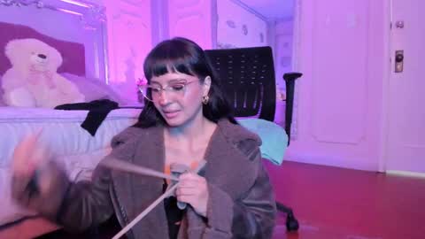 Alison Fishert online show from February 28, 11:47 am