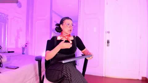 Alison Fishert online show from January 15, 12:21 pm