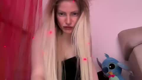 Snapshot of alisonlaurentis chatting on September 13, 10:20 pm Ecate online show from September 13, 10:20 pm