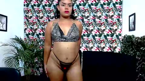 Snapshot of alisonn_hot chatting on December 4, 1:47 am ALISSON HOT online show from December 4, 1:47 am