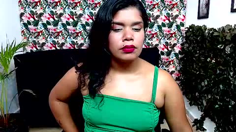 Snapshot of alisonn_hot chatting on December 18, 7:04 am ALISSON HOT online show from December 18, 7:04 am