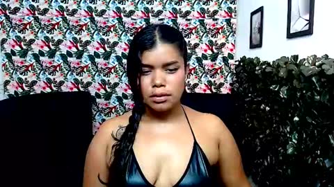 Snapshot of alisonn_hot chatting on January 24, 9:28 am ALISSON HOT online show from January 24, 9:28 am
