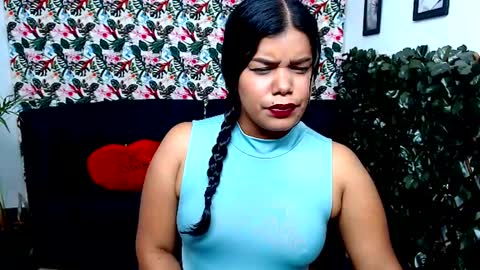 Snapshot of alisonn_hot chatting on January 29, 7:15 am ALISSON HOT online show from January 29, 7:15 am