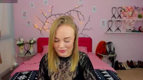 Snapshot of alisonwillow chatting on February 22, 1:42 pm Anna online show from February 22, 1:42 pm