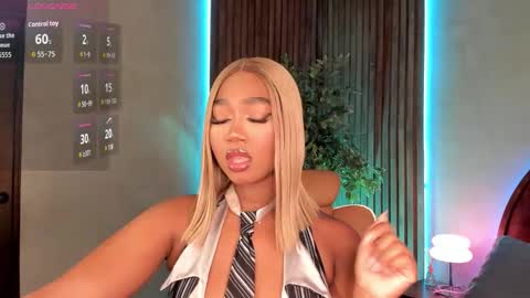 Alison Moon  online show from November 20, 11:15 pm