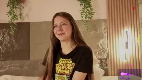 Mia online show from November 23, 3:34 pm