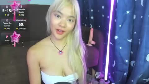 Snapshot of alissa_skyy chatting on July 17, 10:14 pm Alissa Sky online show from July 17, 10:14 pm
