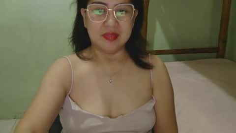 Snapshot of alissalove18 chatting on April 25, 3:09 am alissalove18 online show from April 25, 3:09 am