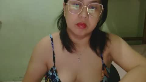 Snapshot of alissalove18 chatting on April 28, 2:27 am alissalove18 online show from April 28, 2:27 am