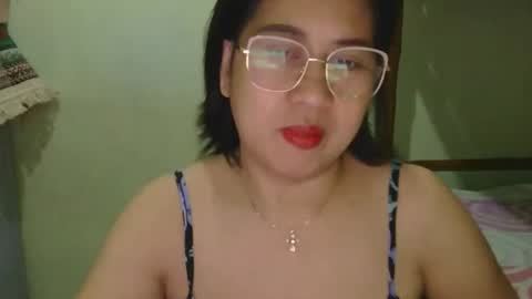 Snapshot of alissalove18 chatting on May 12, 10:07 pm alissalove18 online show from May 12, 10:07 pm