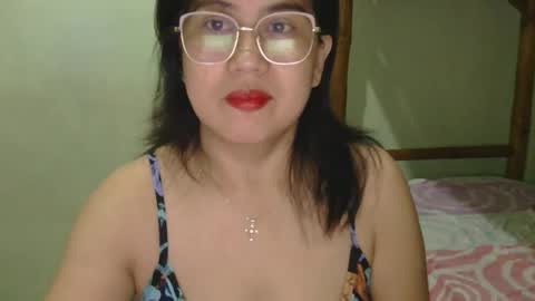 Snapshot of alissalove18 chatting on May 23, 12:05 am alissalove18 online show from May 23, 12:05 am