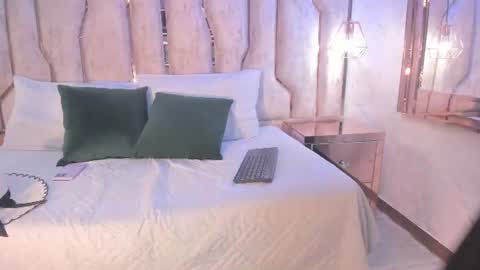 Snapshot of alisse_myers chatting on June 11, 3:04 am alisse_myers online show from June 11, 3:04 am