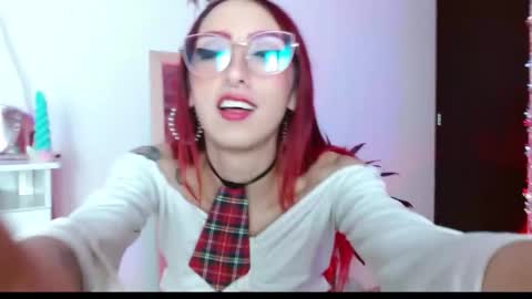 alissesallie_ online show from January 13, 3:12 am