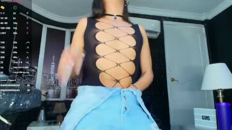 Snapshot of alisson_steelersexy chatting on April 23, 10:12 pm Alison Steeler online show from April 23, 10:12 pm
