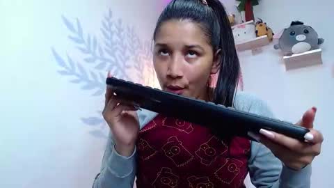 Snapshot of alisson_wiley chatting on February 2, 6:39 pm alisson online show from February 2, 6:39 pm