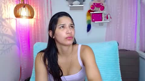 Snapshot of alisson_wiley chatting on February 3, 5:27 am alisson online show from February 3, 5:27 am