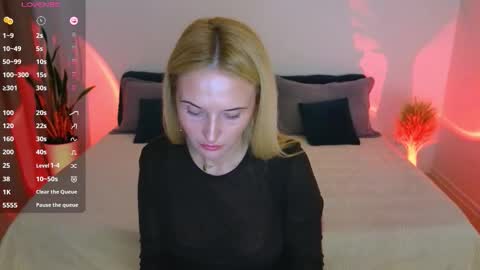 alisssarose online show from October 14, 9:04 pm