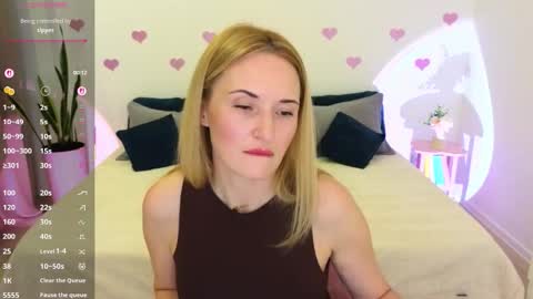 Snapshot of alisssarose chatting on February 24, 9:46 pm alisssarose online show from February 24, 9:46 pm