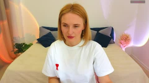 alisssarose online show from April 8, 9:37 pm