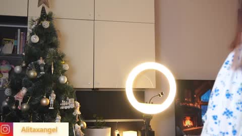 A L I T A online show from January 23, 5:42 pm