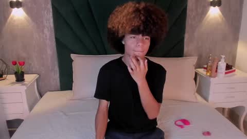  Alexis Etereo  online show from February 17, 7:20 pm