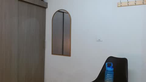 alix online show from November 8, 1:17 am