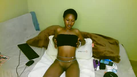 Snapshot of aliyah001 chatting on October 14, 2:51 pm aliyah001 online show from October 14, 2:51 pm