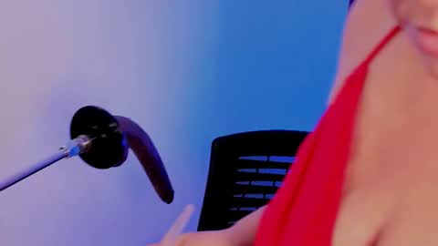 Aliyahs stone online show from November 15, 11:51 am