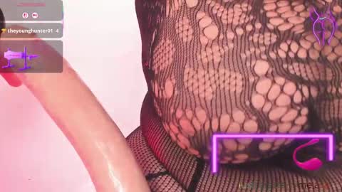 Aliyahs stone online show from April 10, 9:41 pm