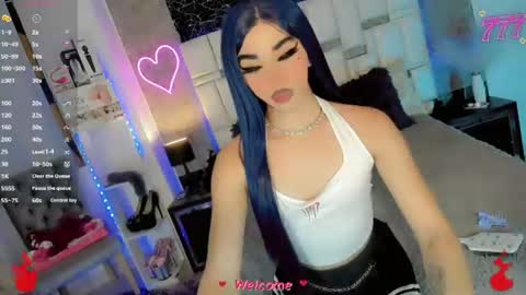 Snapshot of aliz_free chatting on July 4, 2:45 pm aliz_free online show from July 4, 2:45 pm