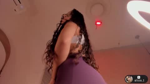 alizza_ online show from November 29, 11:57 am