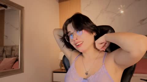 Snapshot of alkivamoon chatting on May 13, 7:22 pm alkivamoon online show from May 13, 7:22 pm