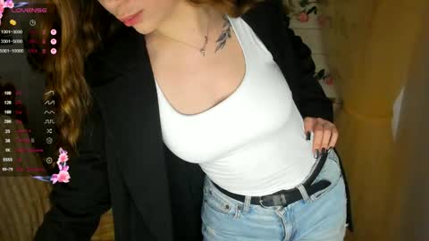 Snapshot of allana_dream chatting on May 13, 6:44 am Allana online show from May 13, 6:44 am