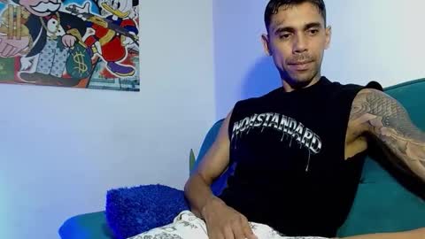 Snapshot of allanbarreto chatting on February 27, 1:27 am Allan online show from February 27, 1:27 am