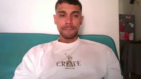 Snapshot of allanbarreto chatting on May 3, 4:35 pm Allan online show from May 3, 4:35 pm